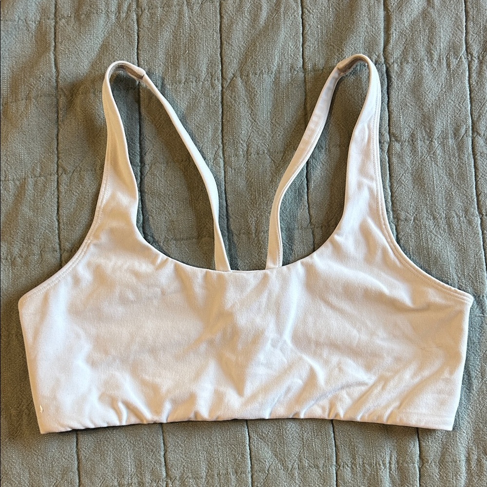 Vuori white Yosemite sports bra